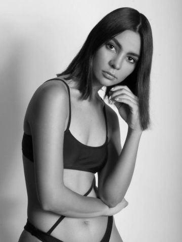 Montserrat Flores